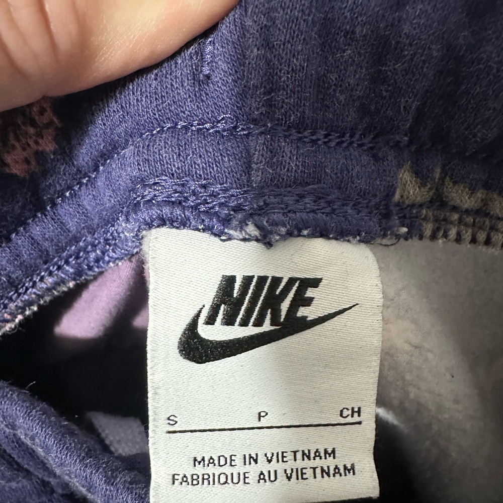 Nike floral Sweats - Picture 2 of 3
